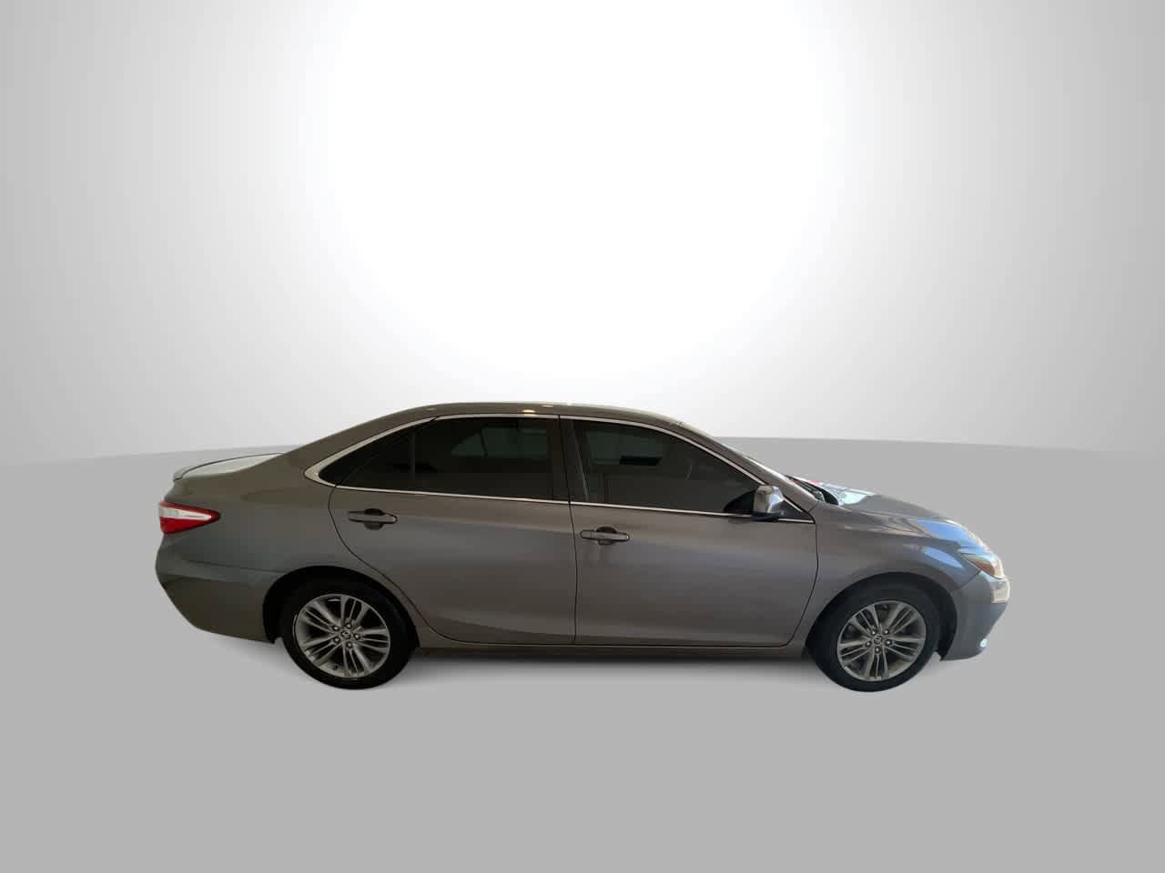 Used 2016 Toyota Camry SE FWD image 9