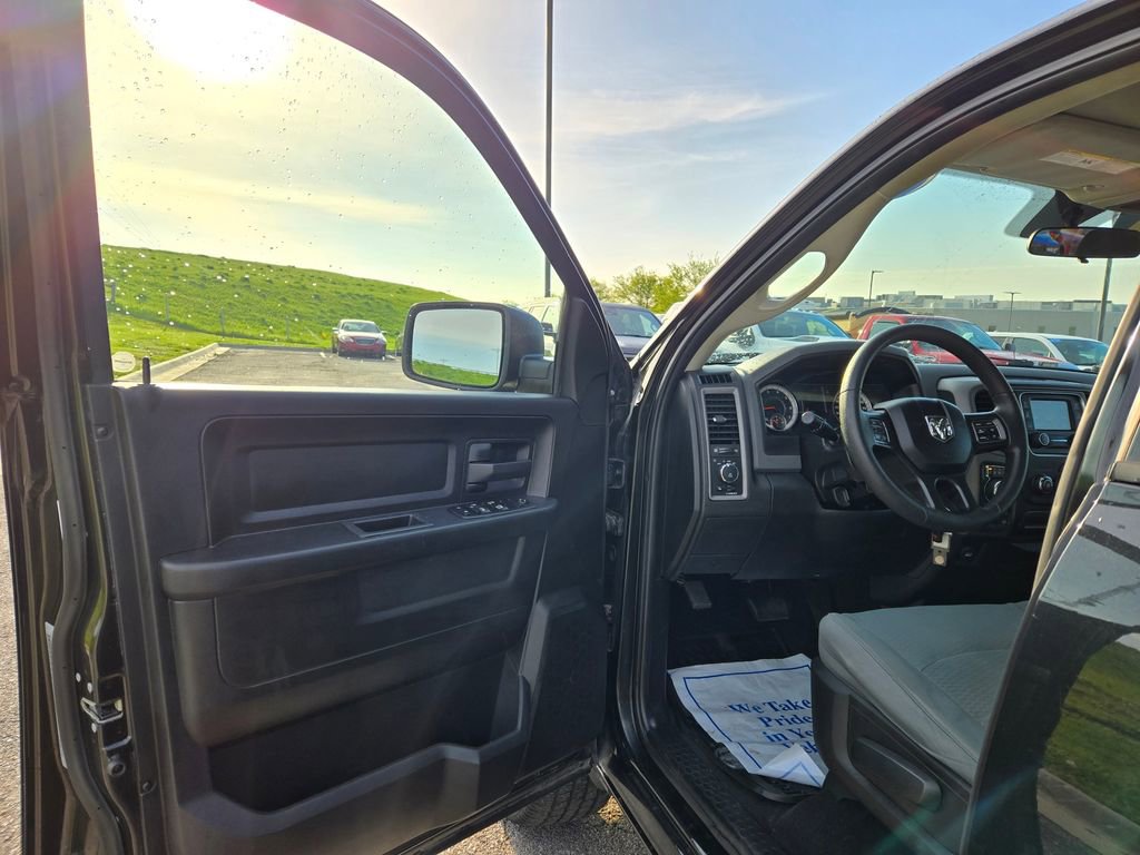 Used 2019 RAM 1500 Express w/ Express Value Package AWD/4WD image 13
