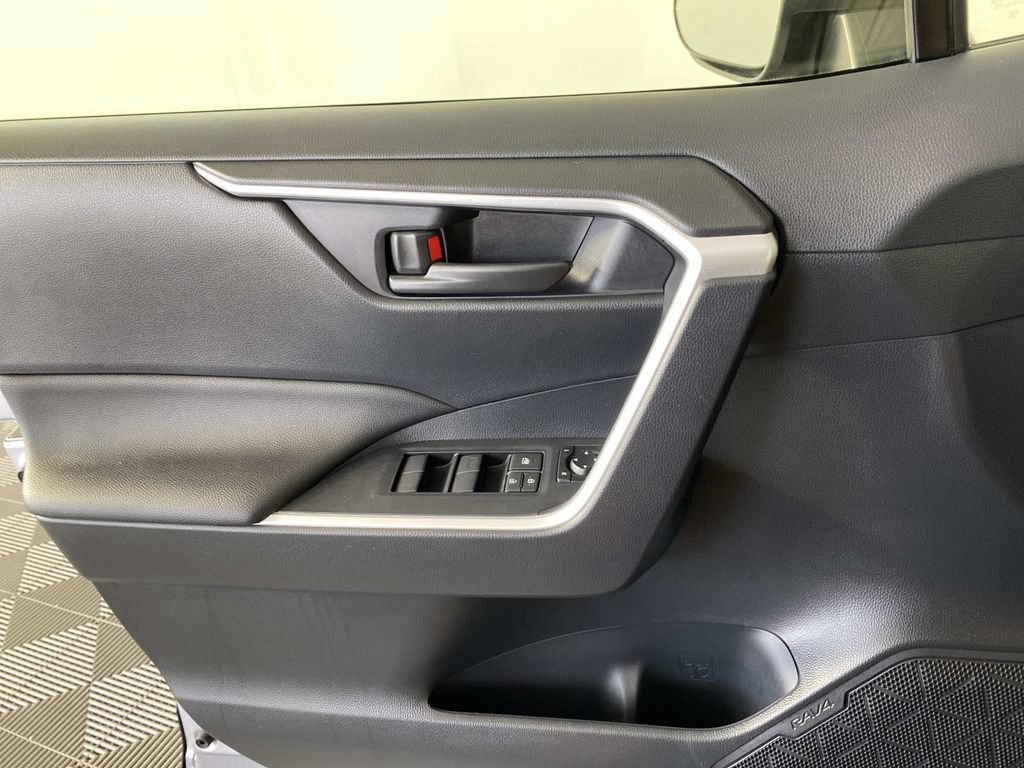 Used 2024 Toyota RAV4 LE AWD/4WD image 26