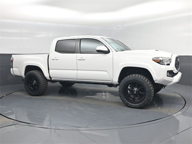 Used 2020 Toyota Tacoma TRD Off-Road image 1