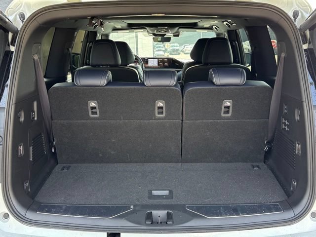 New 2026 INFINITI QX80 4WD w/ Sport Exterior Package image 32