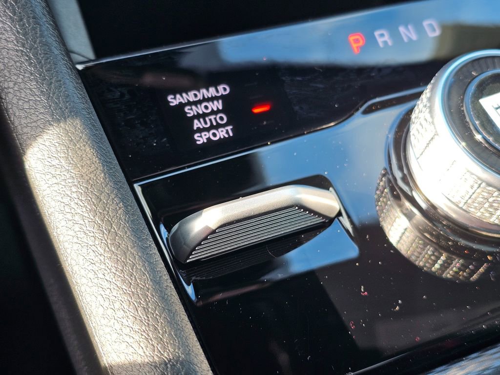 New 2025 Jeep Grand Cherokee L Limited w/ Black Appearance Package image 30