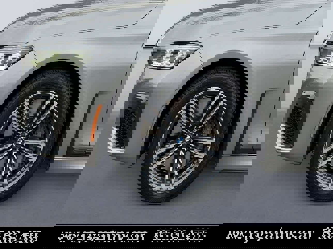 Used 2020 BMW 750i xDrive w/ Executive Package image 9