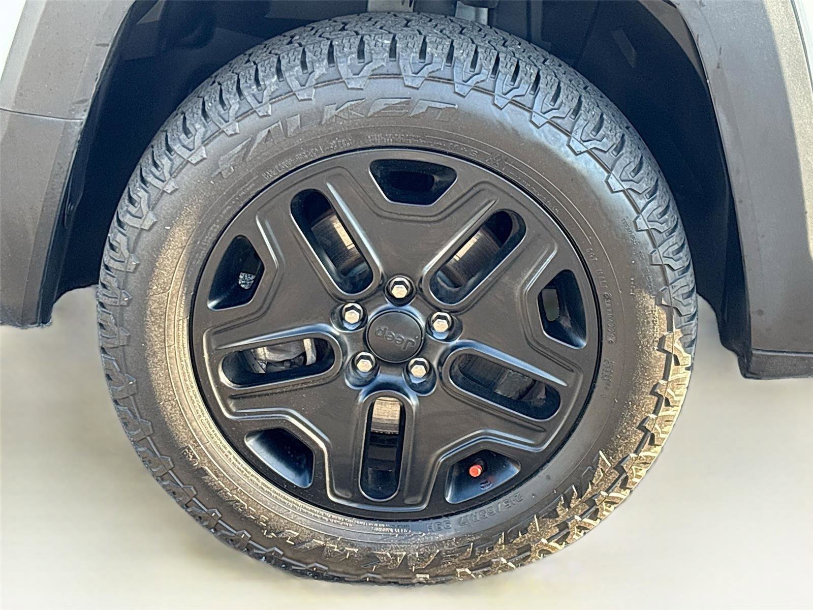 Used 2018 Jeep Renegade Trailhawk image 36