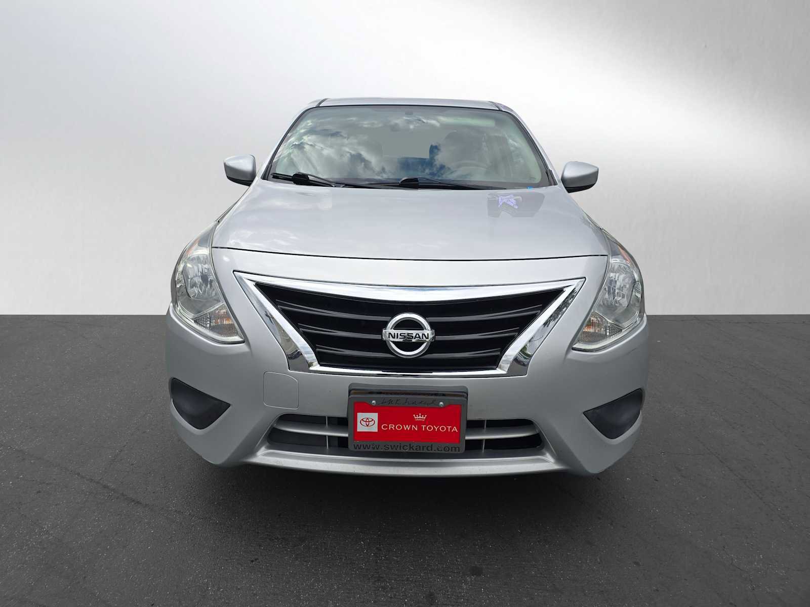 Used 2019 Nissan Versa S Plus image 2