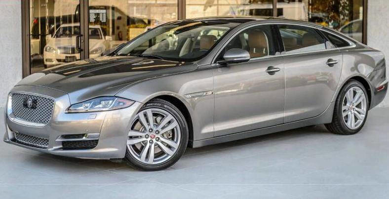 Used 2017 Jaguar XJ R-Sport image 20