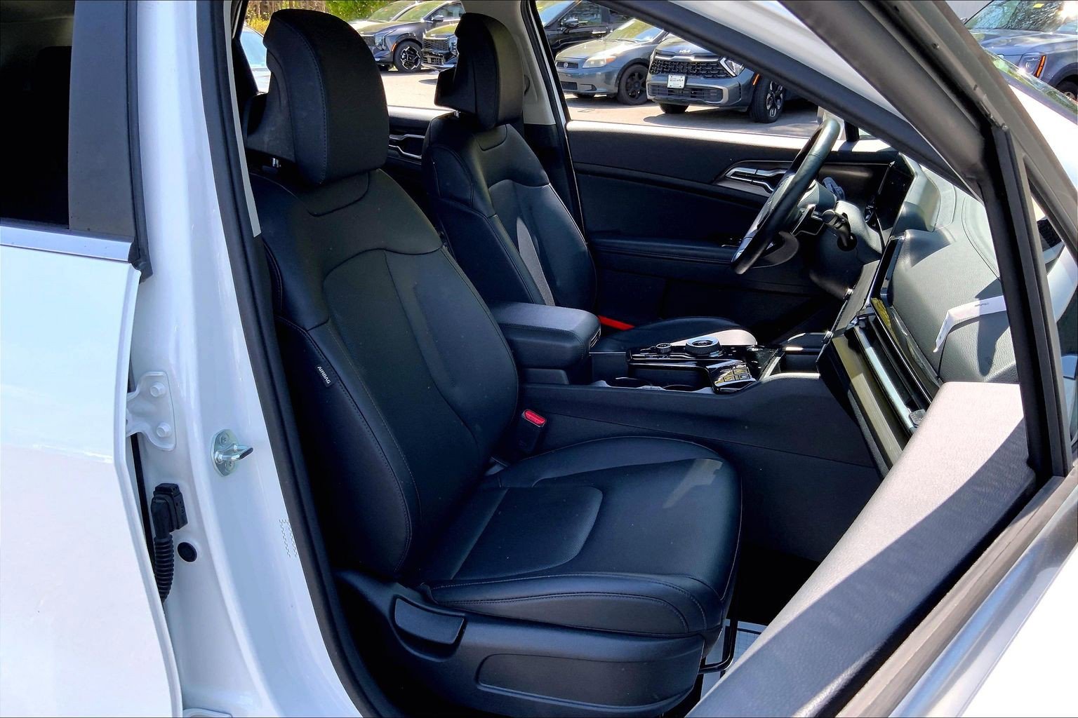 Used 2023 Kia Sportage EX AWD/4WD image 9