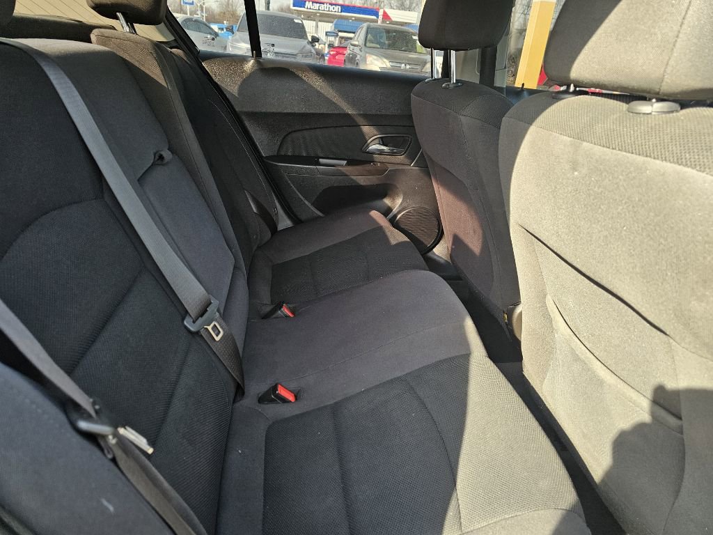Used 2016 Chevrolet Cruze LT image 23