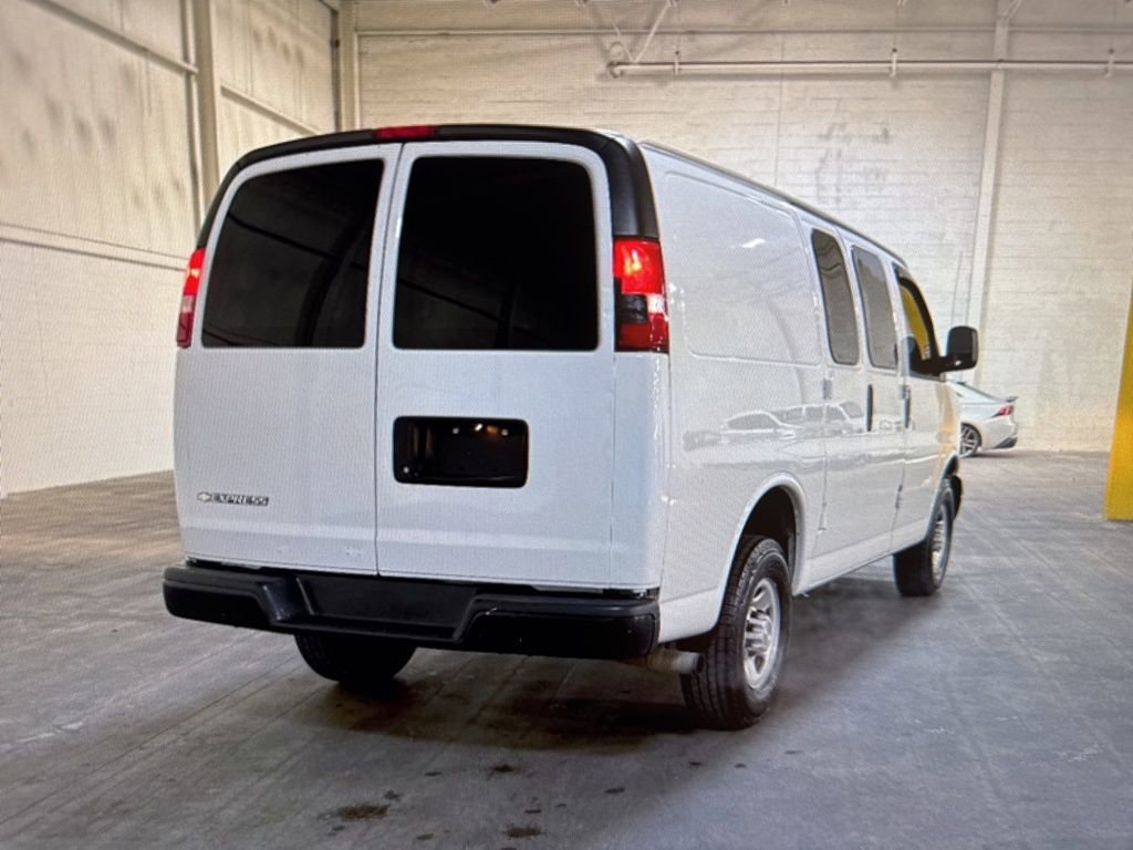Used 2020 Chevrolet Express 2500 w/ Driver Convenience Package image 7