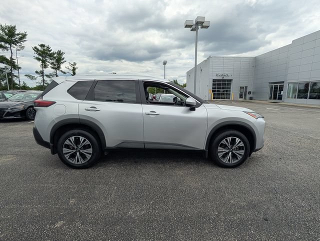 Used 2023 Nissan Rogue SV w/ SV Premium B Package FWD image 2
