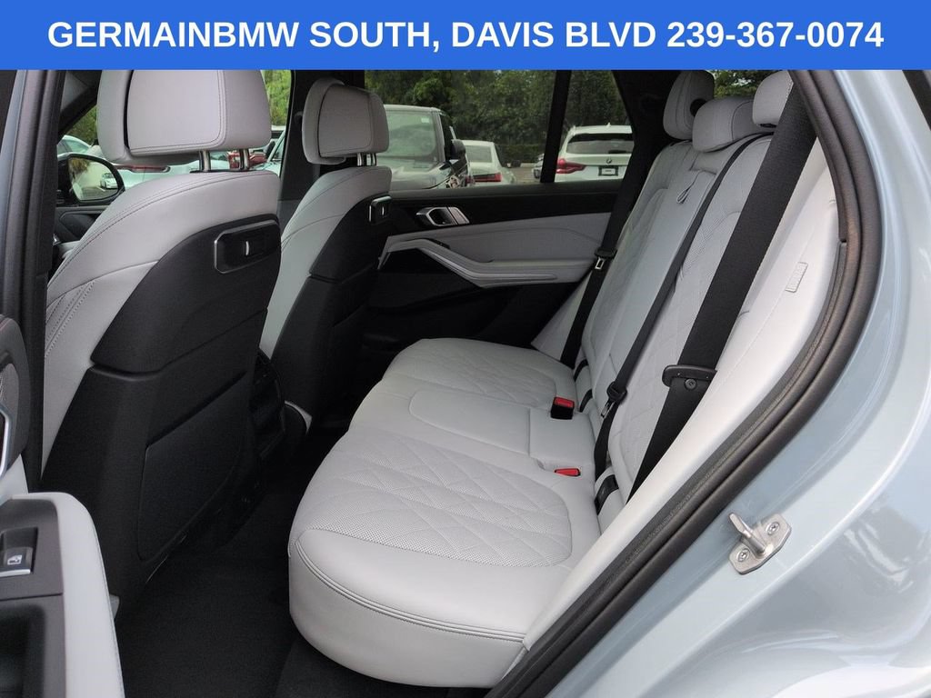Used 2025 BMW X5 xDrive40i w/ M Sport Package AWD/4WD image 16