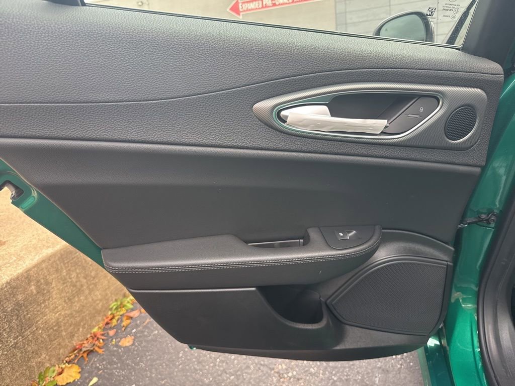 New 2025 Alfa Romeo Giulia AWD w/ Driving Assist Package image 18