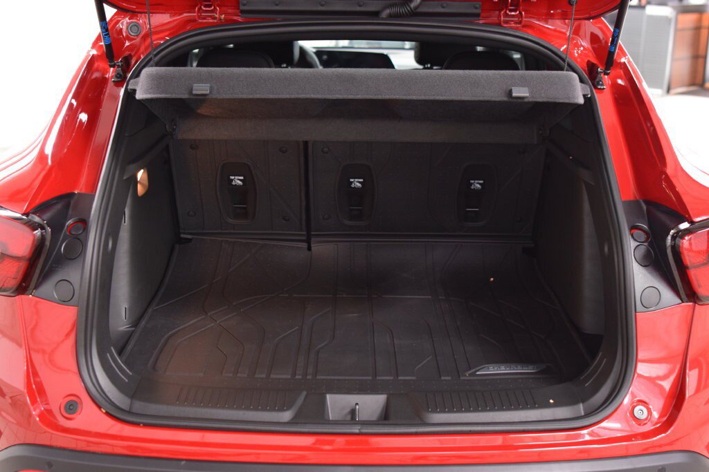 New 2026 Chevrolet Trax RS w/ Sunroof Package FWD image 24
