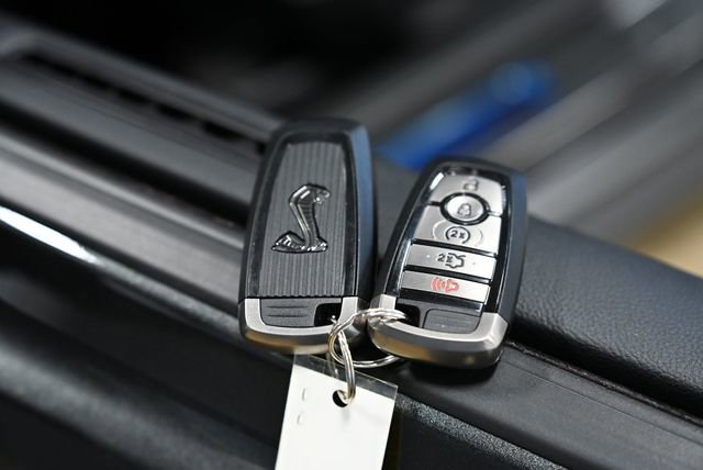 Used 2020 Ford Mustang Shelby GT500 w/ Carbon Fibre Track Pack image 54