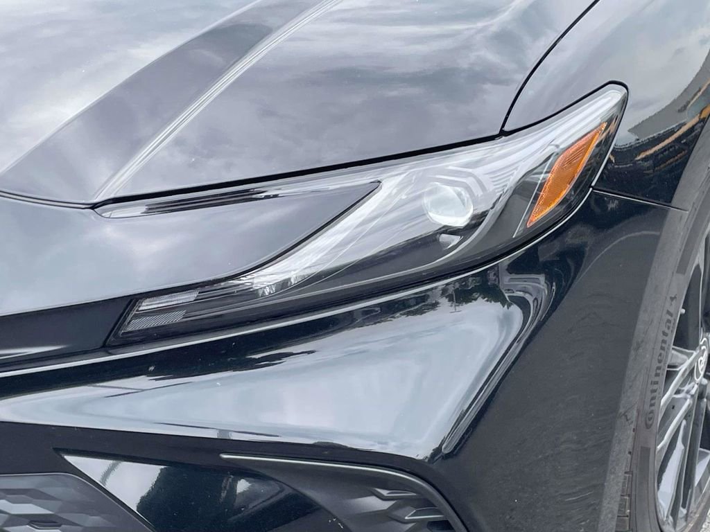 Used 2025 Toyota Camry SE FWD image 7