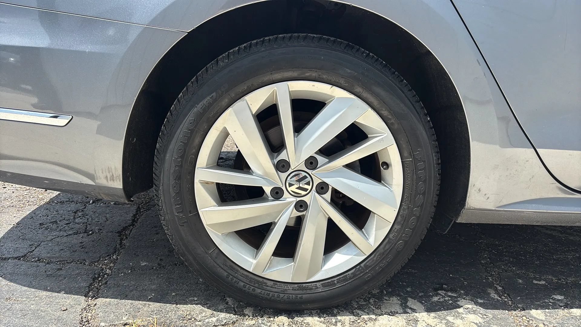 Used 2018 Volkswagen Passat 2.0T SE w/ SE Lighting Package FWD image 9