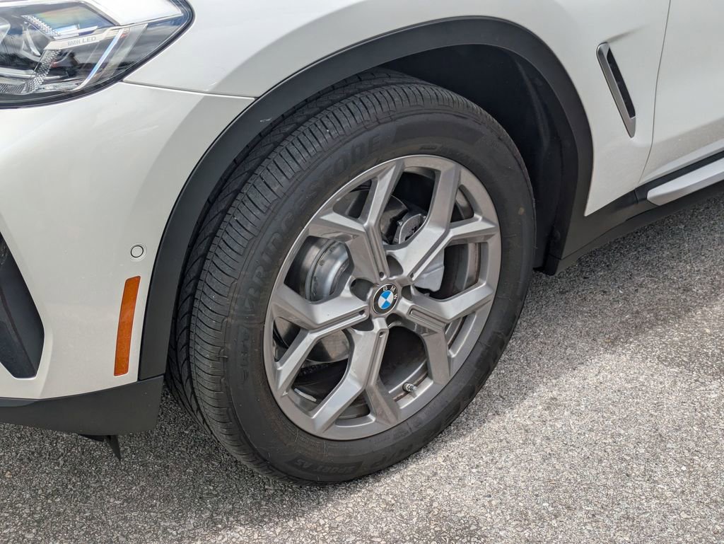 Used 2025 BMW X4 xDrive30i AWD/4WD image 5