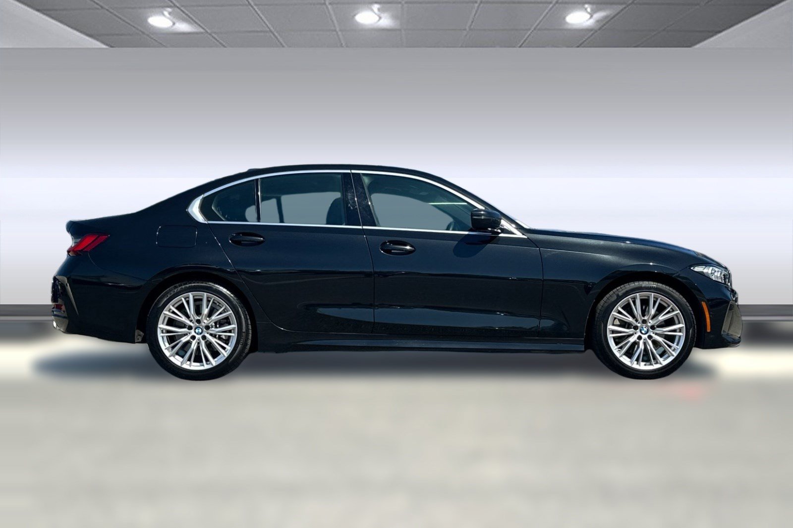 Certified 2024 BMW 330i Sedan w/ Convenience Package RWD image 8