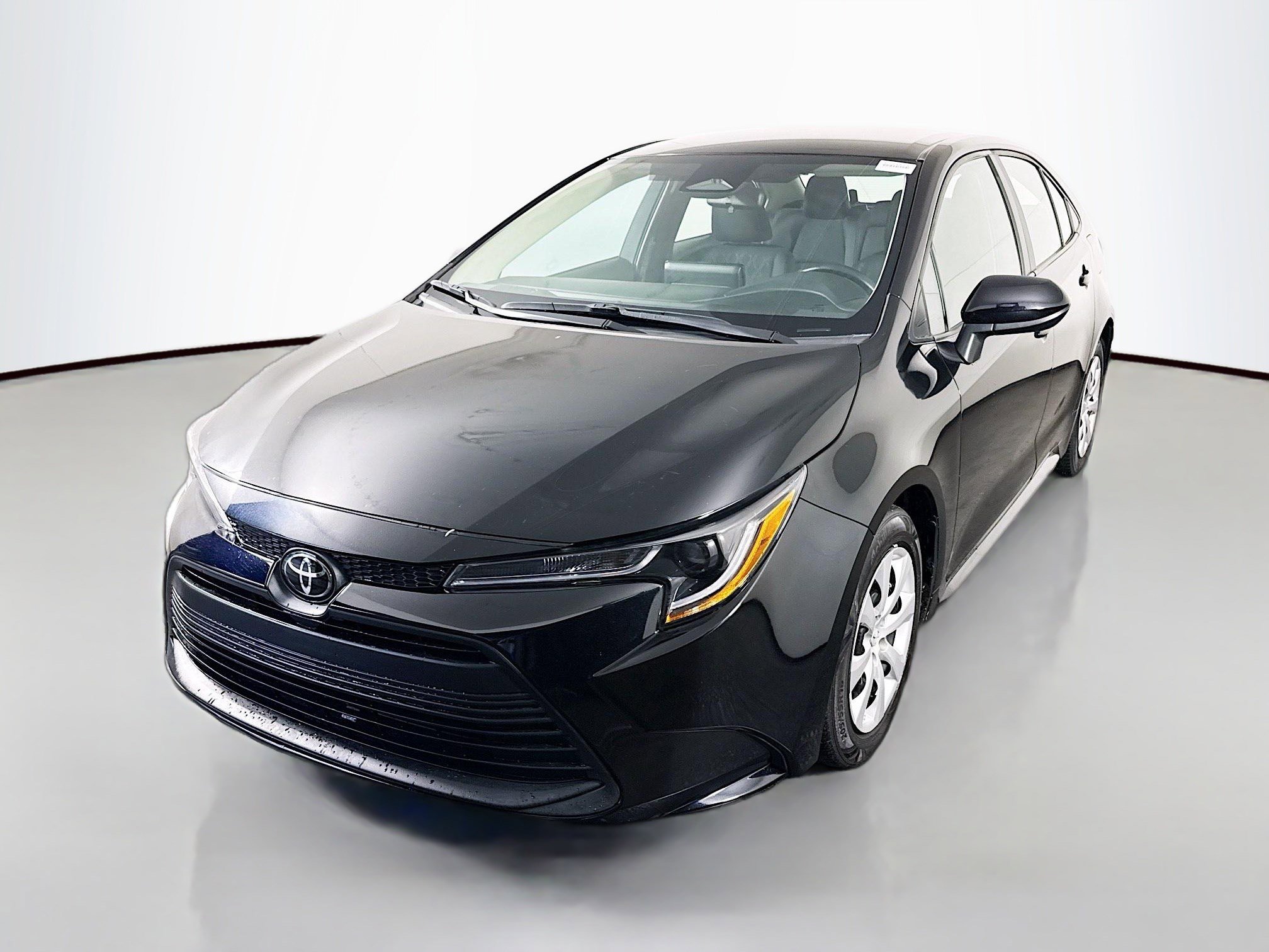 Used 2023 Toyota Corolla LE FWD image 4