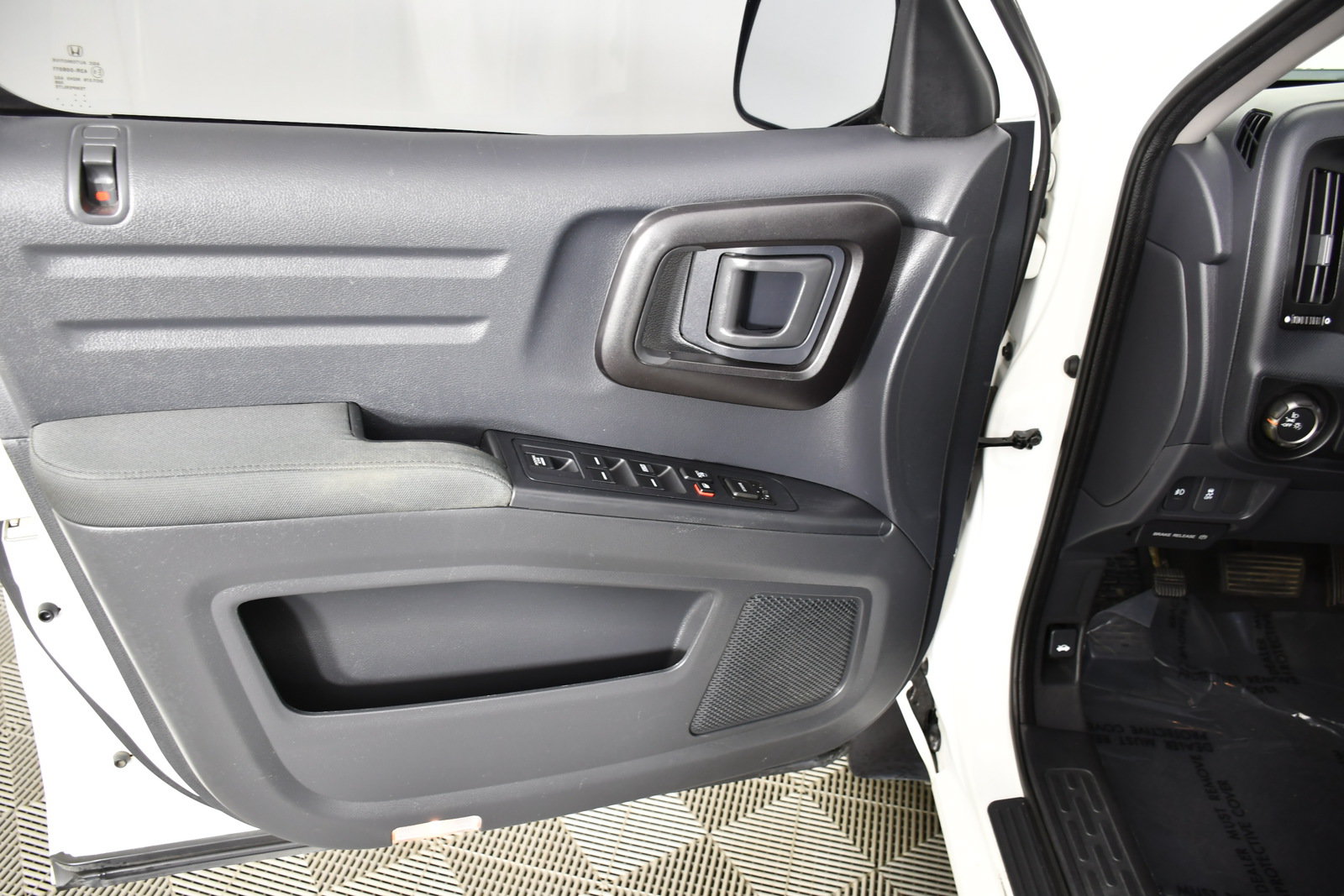 Used 2014 Honda Ridgeline Sport image 33
