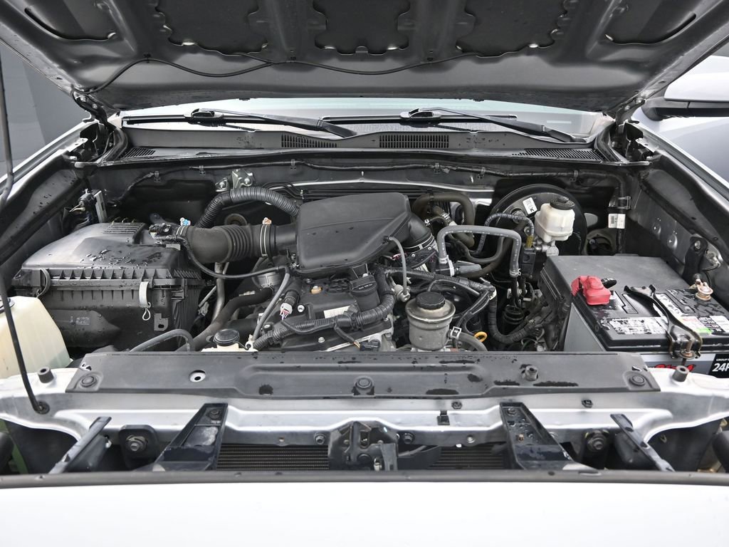 Used 2019 Toyota Tacoma SR5 w/ SR5 Appearance Package (SM) RWD image 12