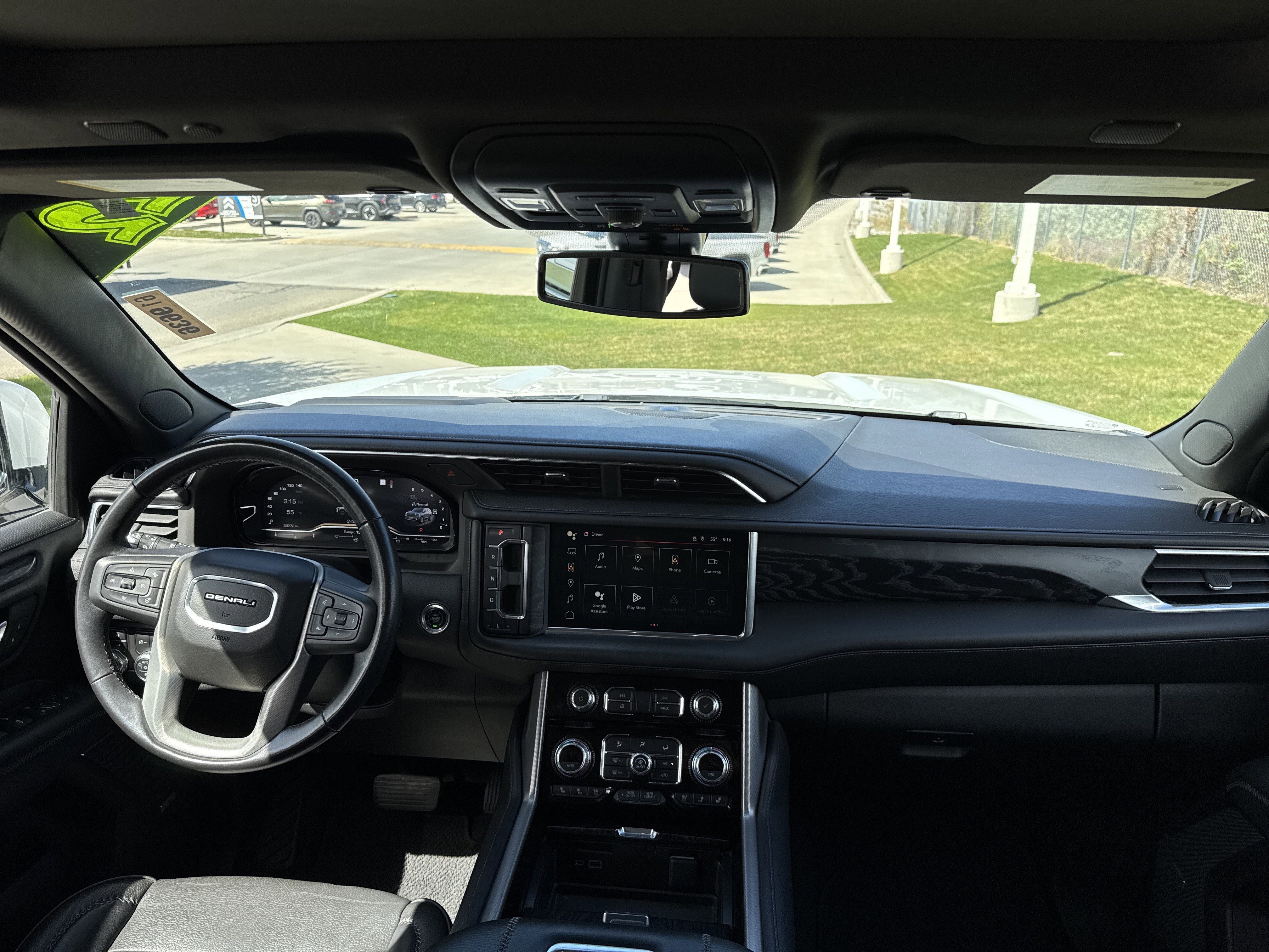 Used 2022 GMC Yukon Denali AWD/4WD image 23