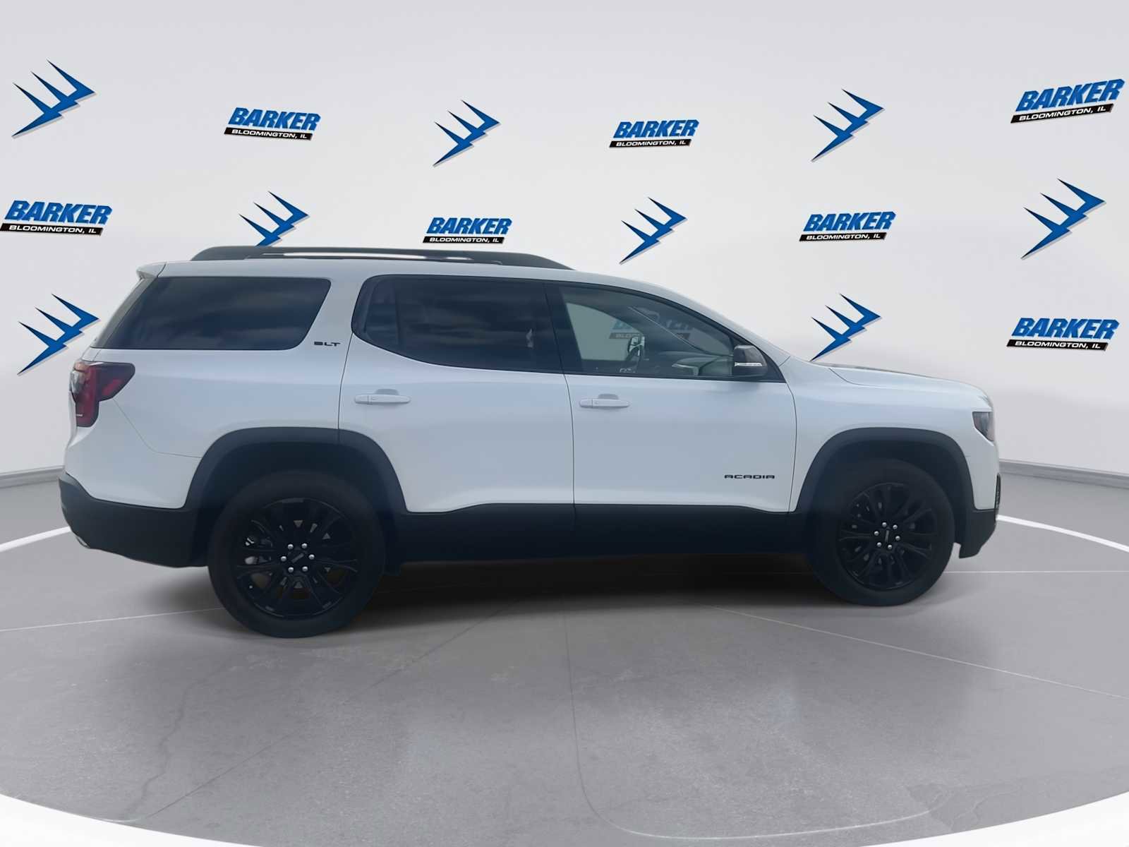 Used 2023 GMC Acadia SLT w/ Elevation Edition image 9