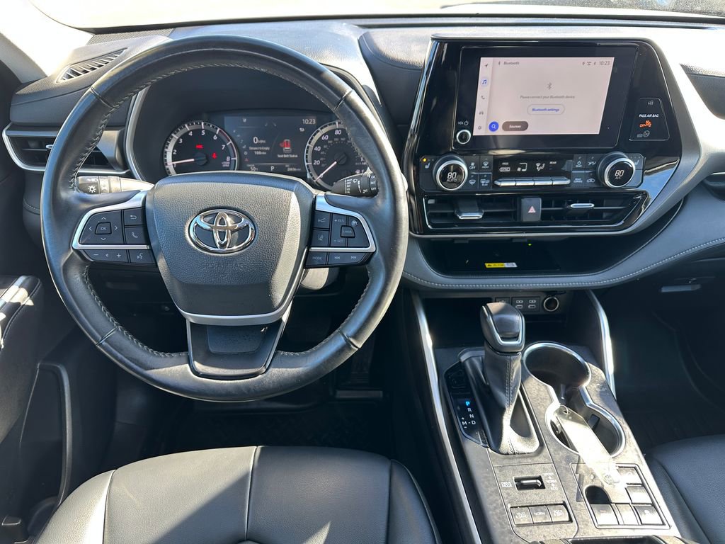 Used 2023 Toyota Highlander XLE image 16