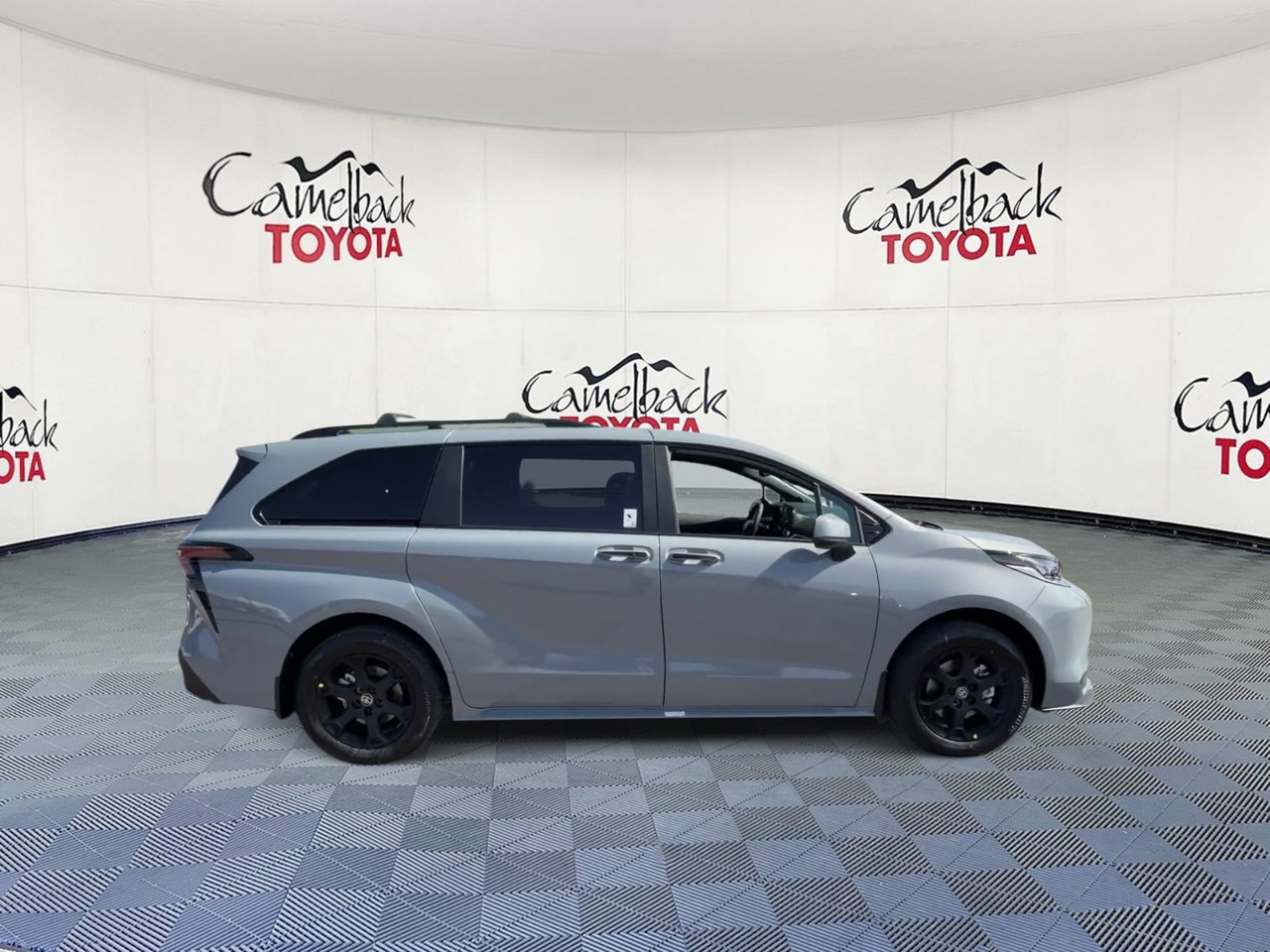 New 2026 Toyota Sienna XLE Woodland Edition AWD/4WD image 4
