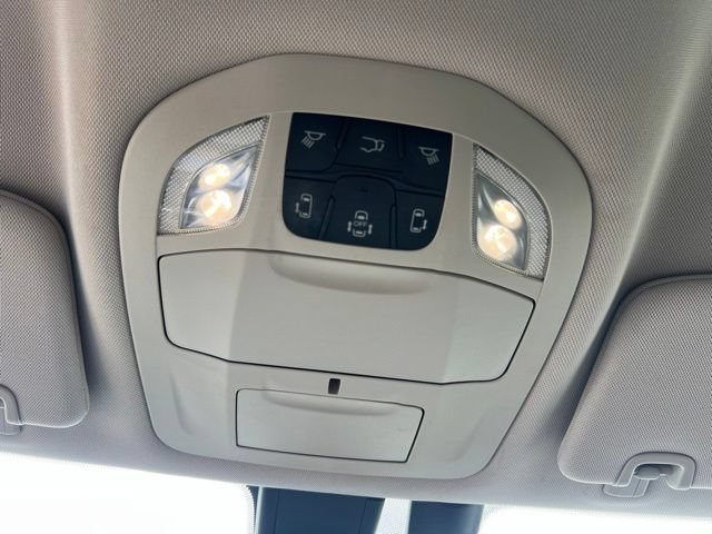 Used 2018 Chrysler Pacifica Touring-L Plus FWD image 27