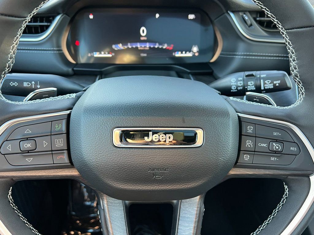 New 2025 Jeep Grand Cherokee L Limited w/ Black Appearance Package image 20