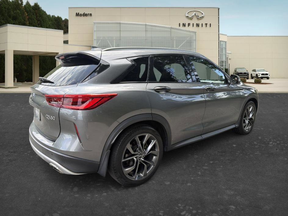 Used 2019 INFINITI QX50 Essential w/ Sensory Package AWD/4WD image 6