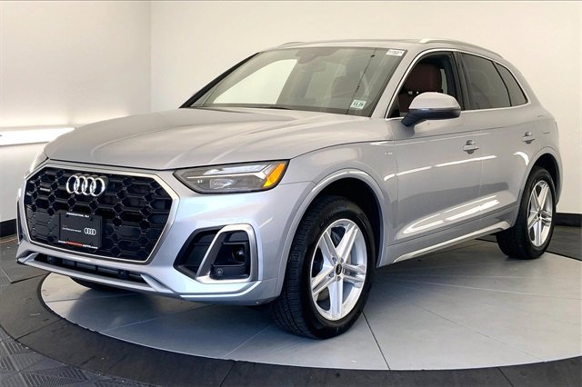 Certified 2024 Audi Q5 e Premium w/ Convenience Package image 2