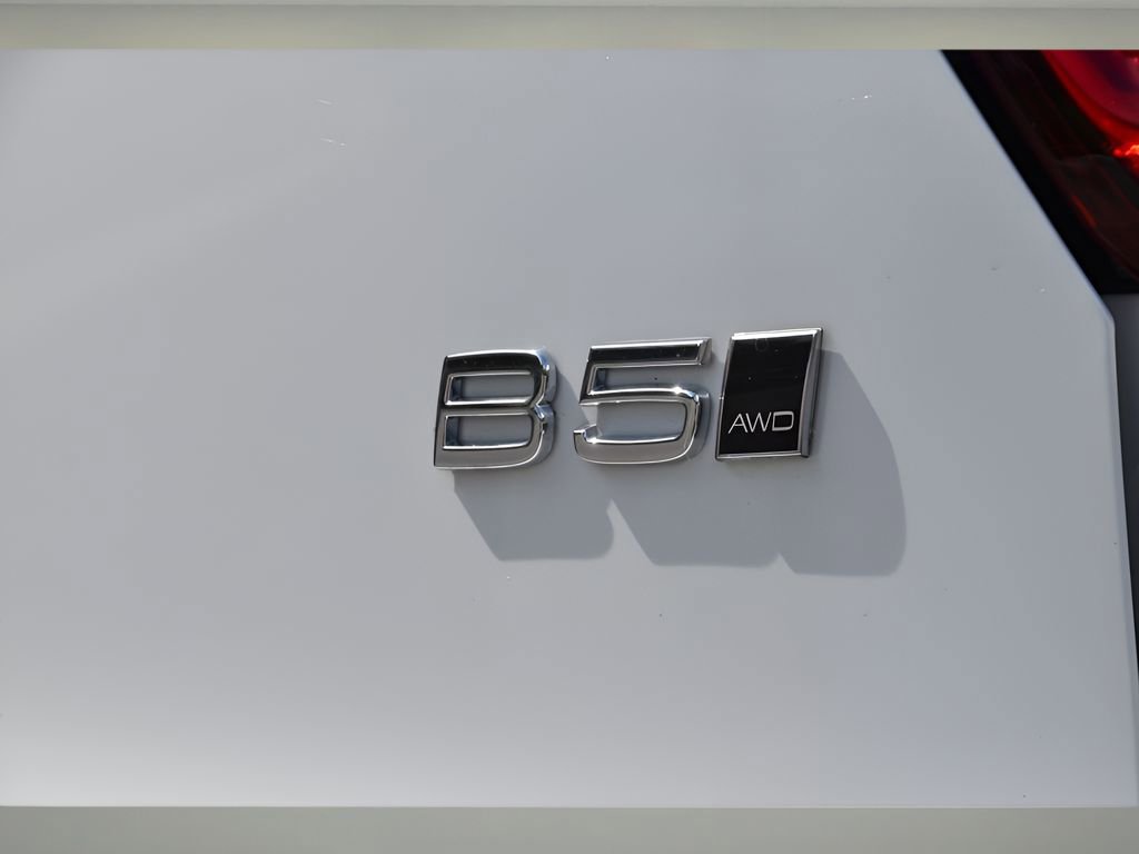 Certified 2025 Volvo XC40 B5 Ultra w/ Protection Package Premier image 27