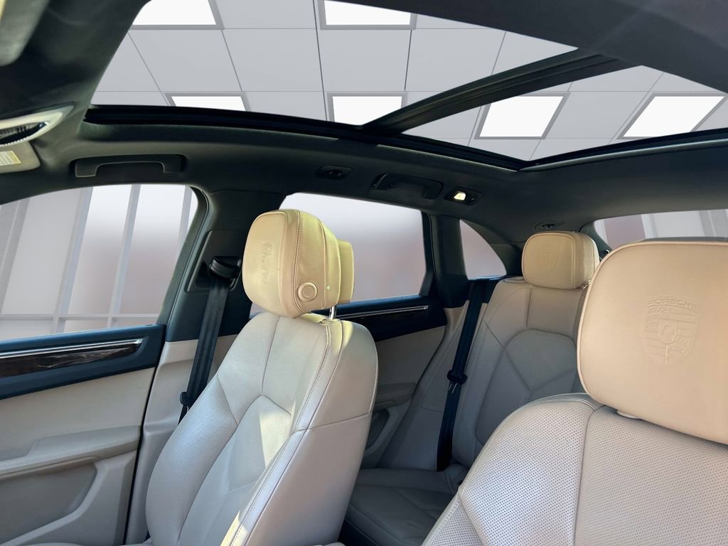 Used 2023 Porsche Macan Turbo image 22