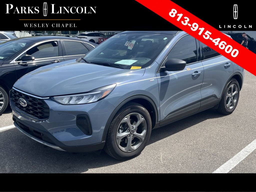 Used 2025 Ford Escape ST-Line w/ Cold Weather Package image 1