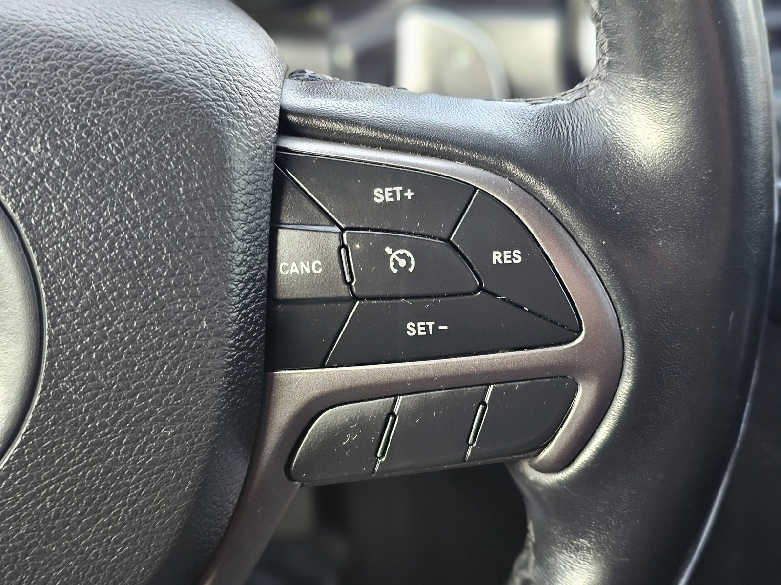 Used 2020 Jeep Grand Cherokee Altitude image 17