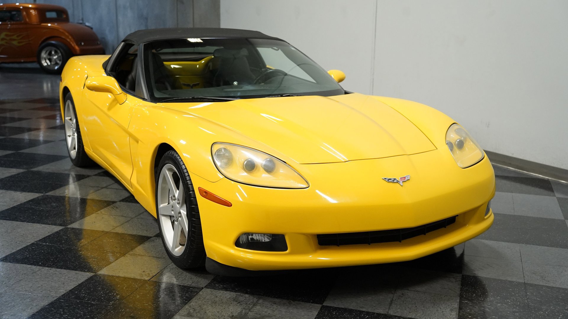 Used 2005 Chevrolet Corvette Convertible w/ Performance Handling Package image 14