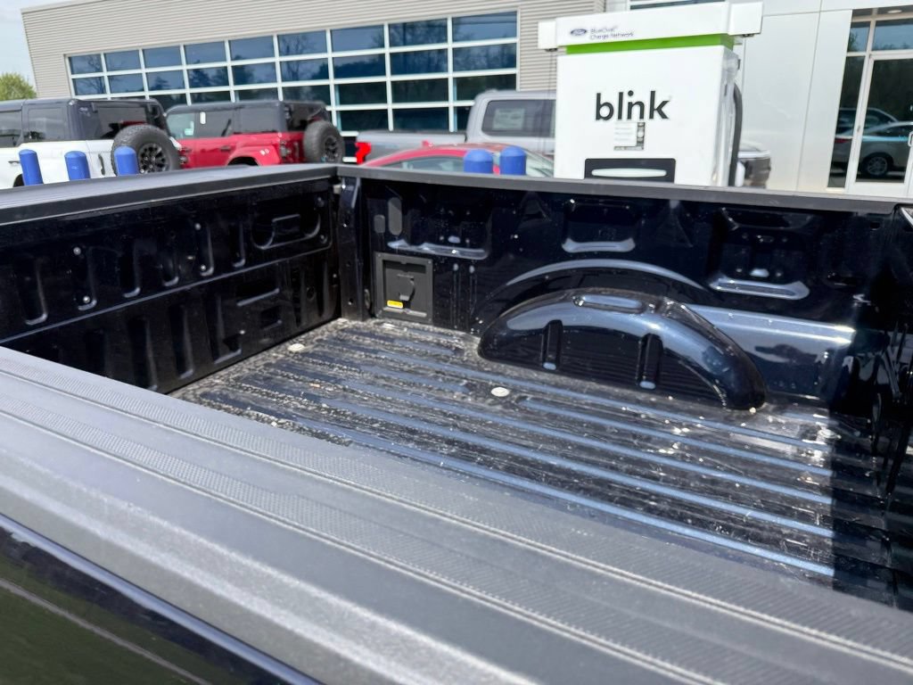 Used 2025 Ford F150 Lariat AWD/4WD image 19