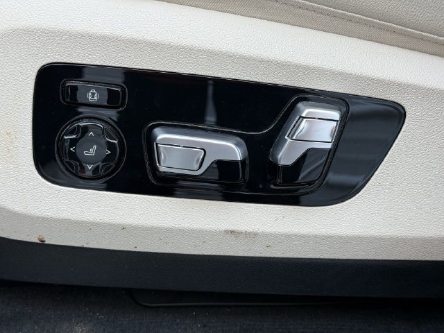 Used 2020 BMW X5 xDrive40i w/ Premium Package AWD/4WD image 25