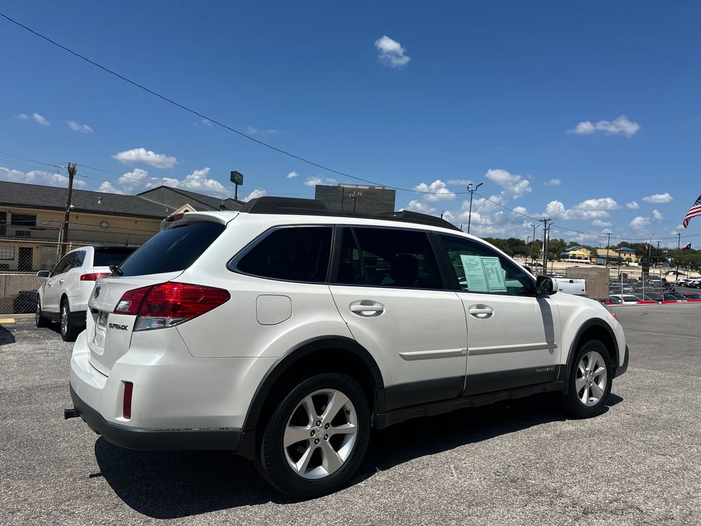 Used 2014 Subaru Outback 2.5i Limited w/ Accessory Value Package (OYT) AWD/4WD video 3