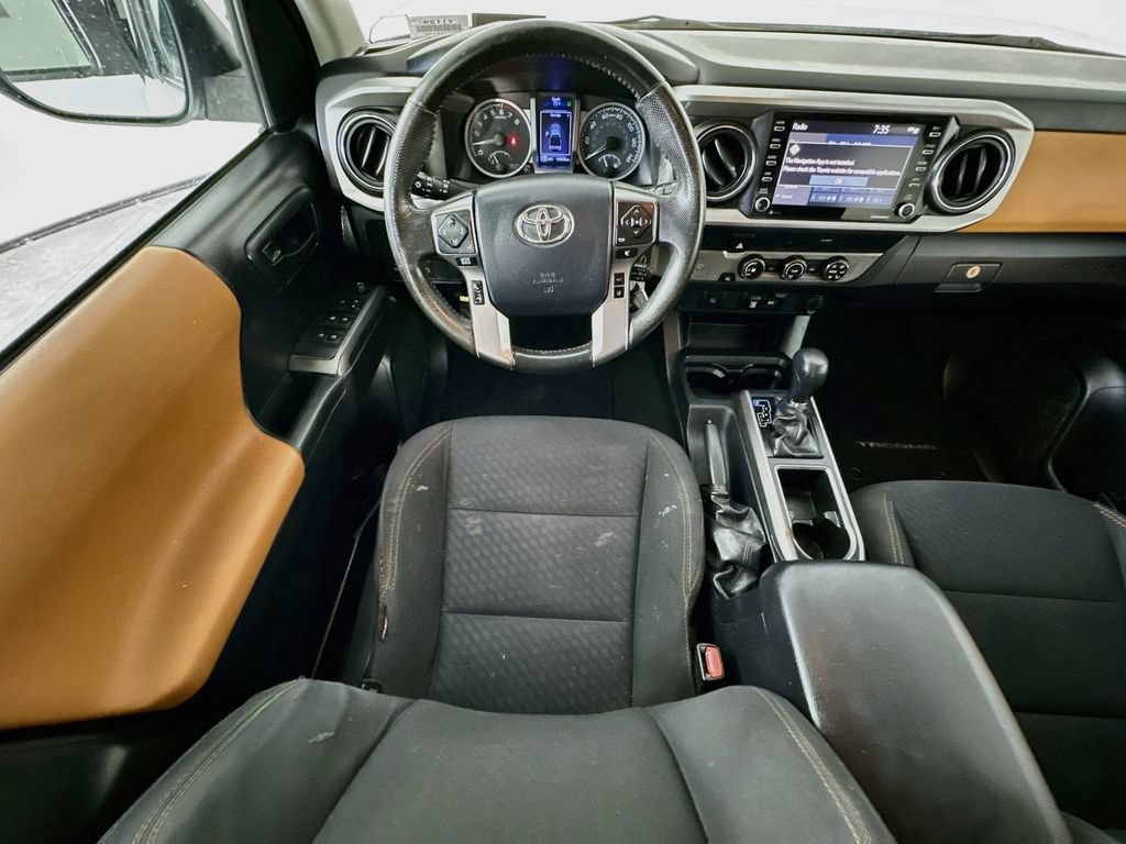 Used 2020 Toyota Tacoma SR5 RWD image 9