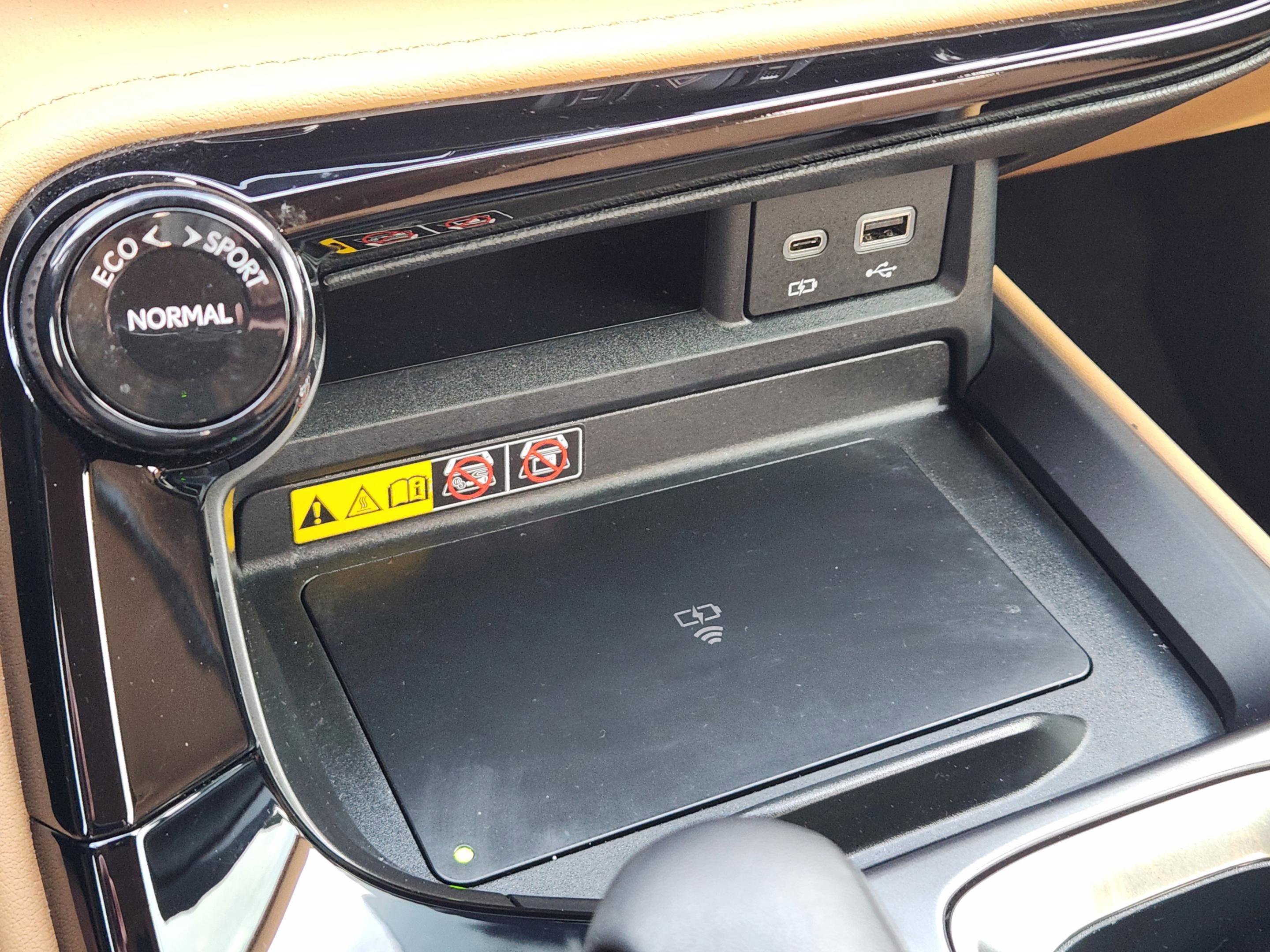 Used 2025 Lexus NX 250 FWD w/ Towing Package (2000 Lbs) image 24