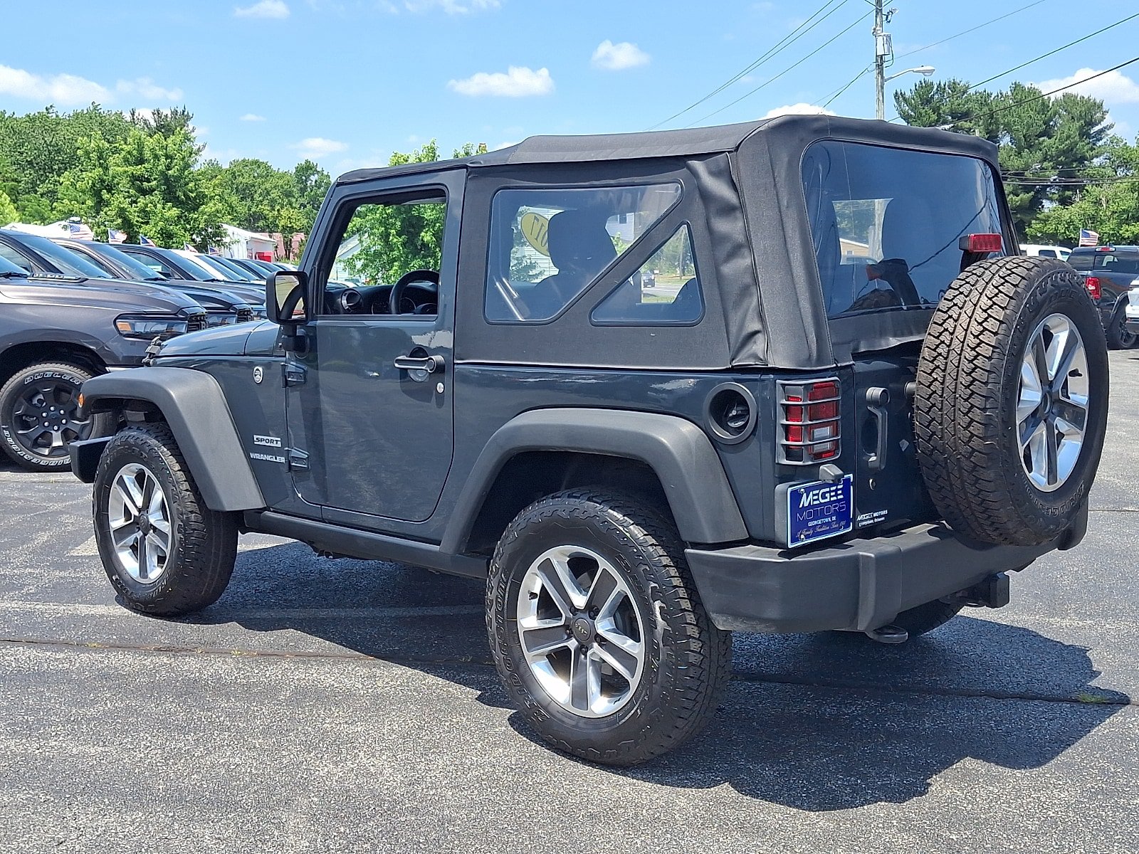 Used 2017 Jeep Wrangler Sport w/ Quick Order Package 24S AWD/4WD image 4
