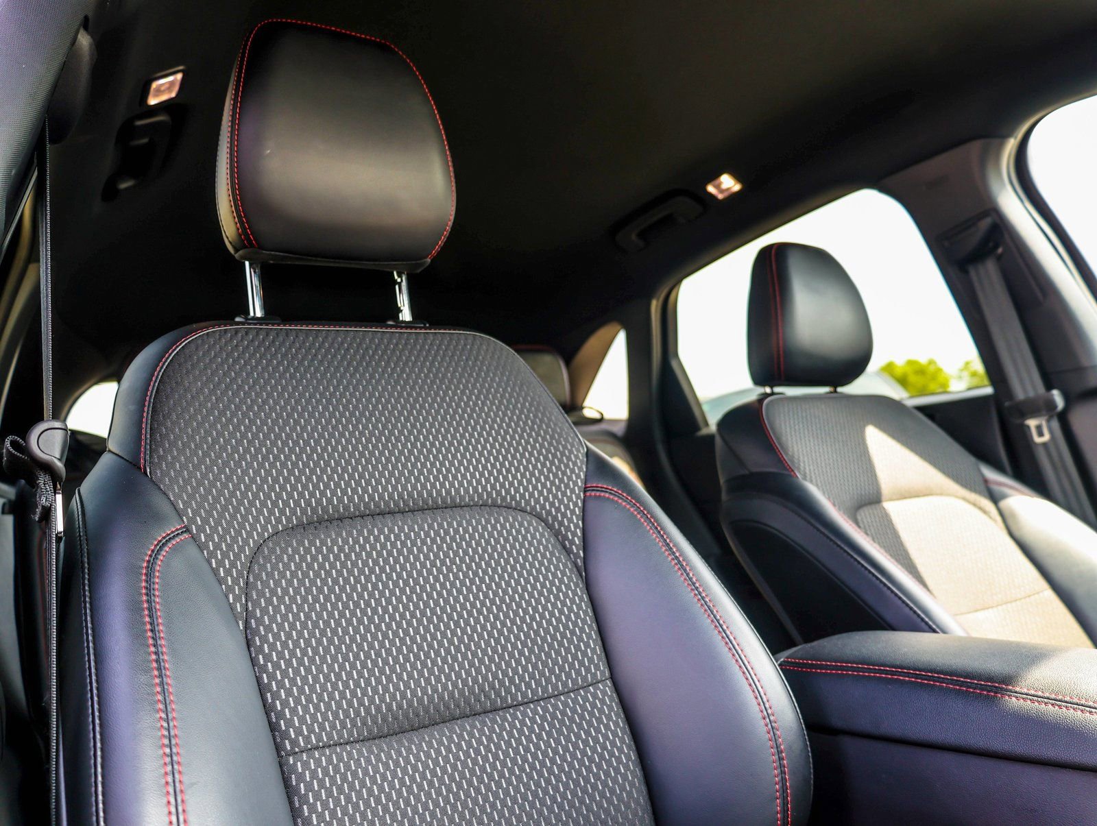 Used 2025 Ford Escape ST-Line image 16