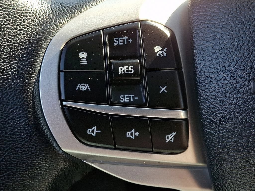 Used 2023 Ford Explorer XLT w/ Equipment Group 202A AWD/4WD image 24