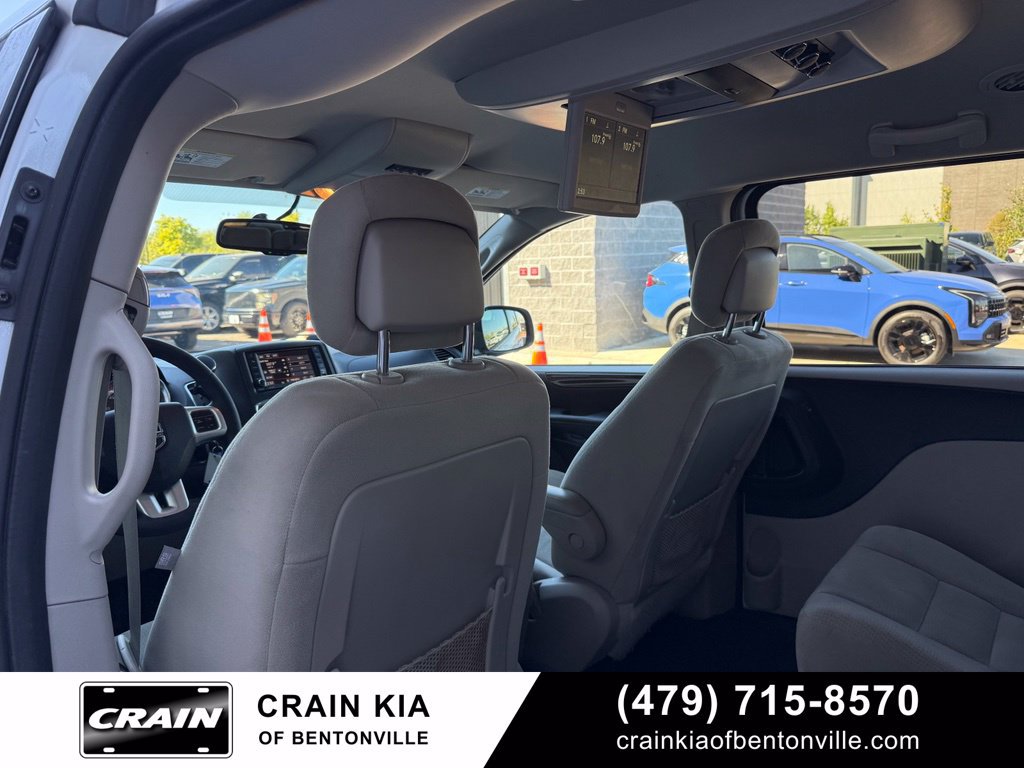 Used 2014 Dodge Grand Caravan SXT w/ UConnect Hands-Free Group FWD image 26
