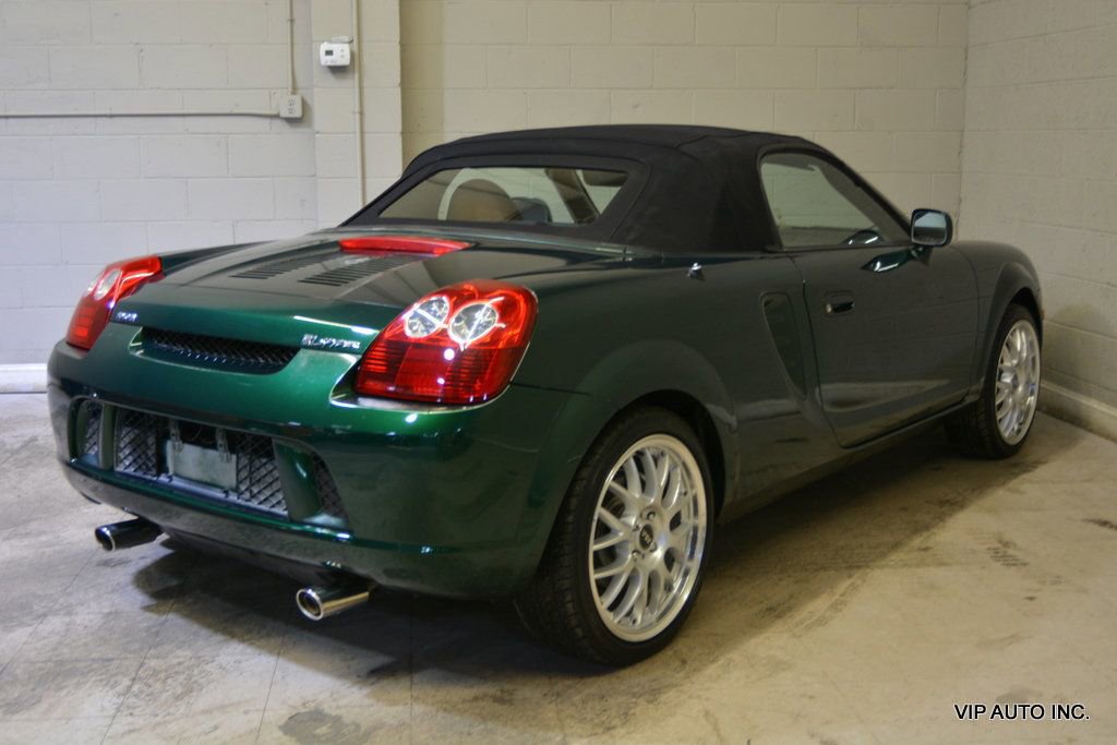 Used 2003 Toyota MR2 image 6