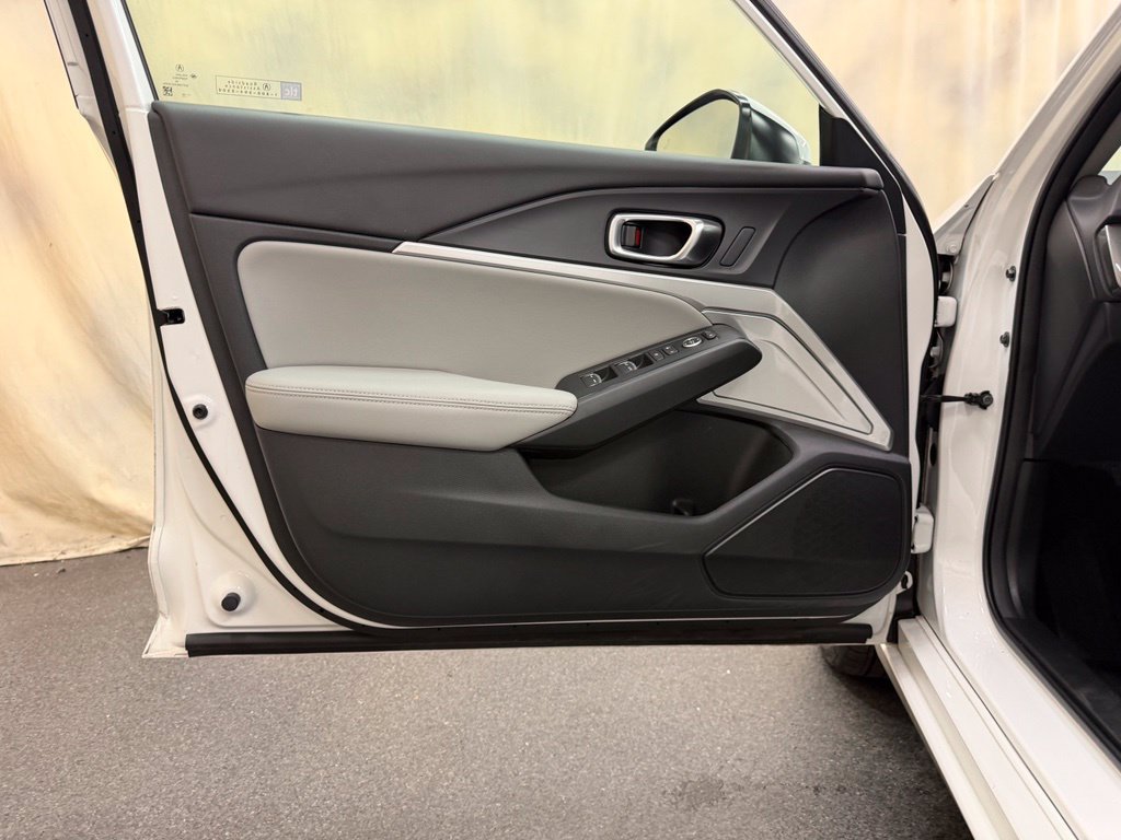 Used 2025 Acura Integra FWD image 12
