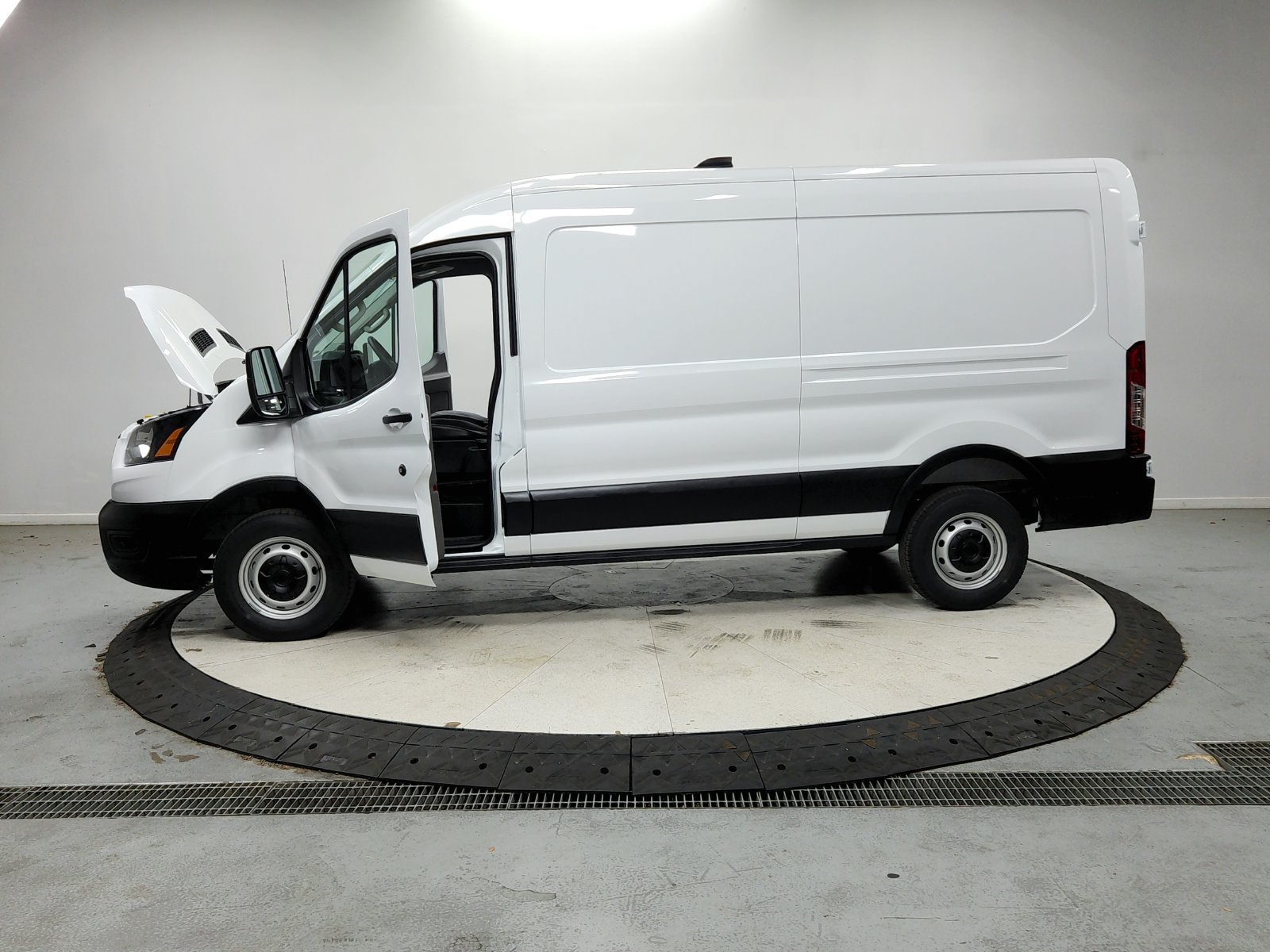New 2027 Ford Transit 250 148 Medium Roof w/ Load Area Protection Package RWD image 13